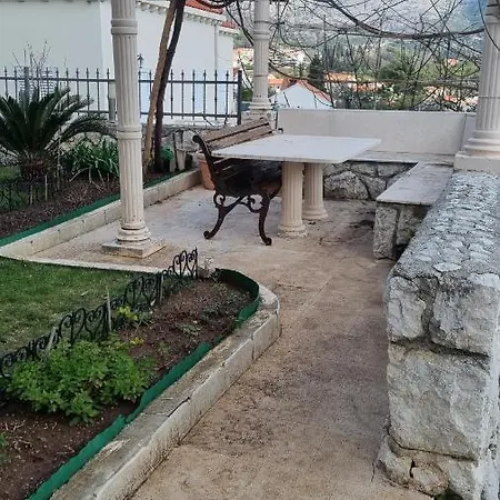 Hotel apartamentowy Lukic