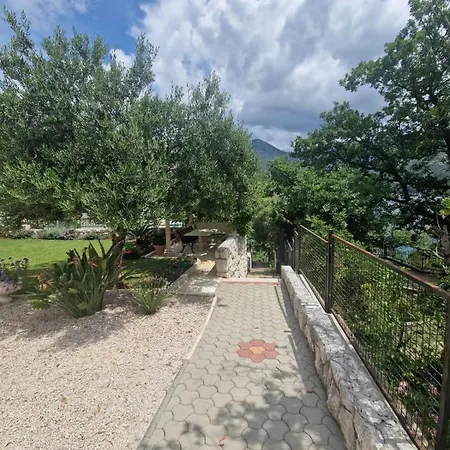 Lukic Aparthotel Slano