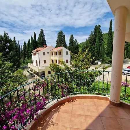 Lukic Hotel apartamentowy Slano