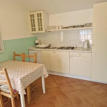 Aparthotel Lukic Slano