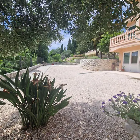 Aparthotel Lukic Slano