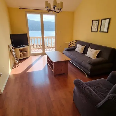 Aparthotel Lukic Slano