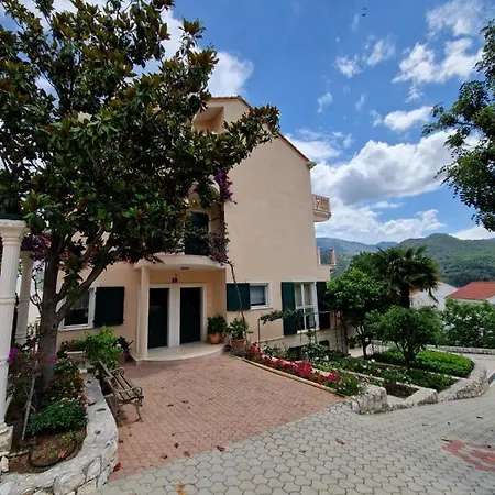 Aparthotel Lukic